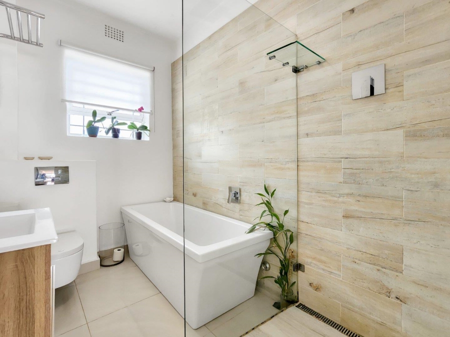 2 Bedroom Property for Sale in Three Anchor Bay Western Cape